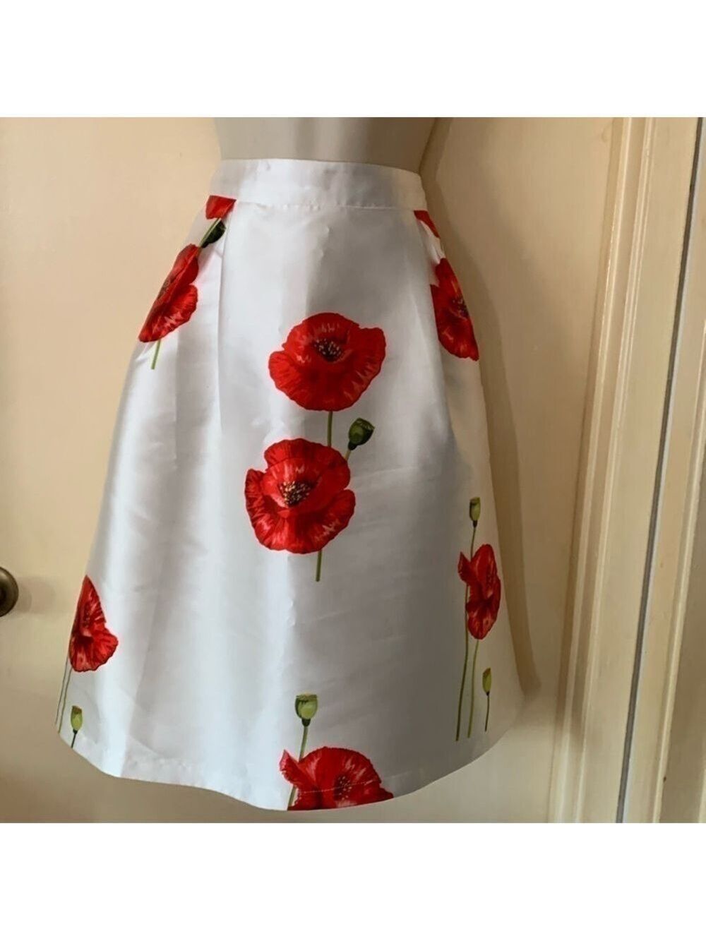 Starlit white floral cotton/poly blend skirt size L
